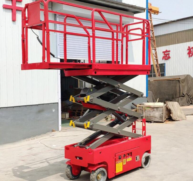 老街街道移动剪叉式升降机